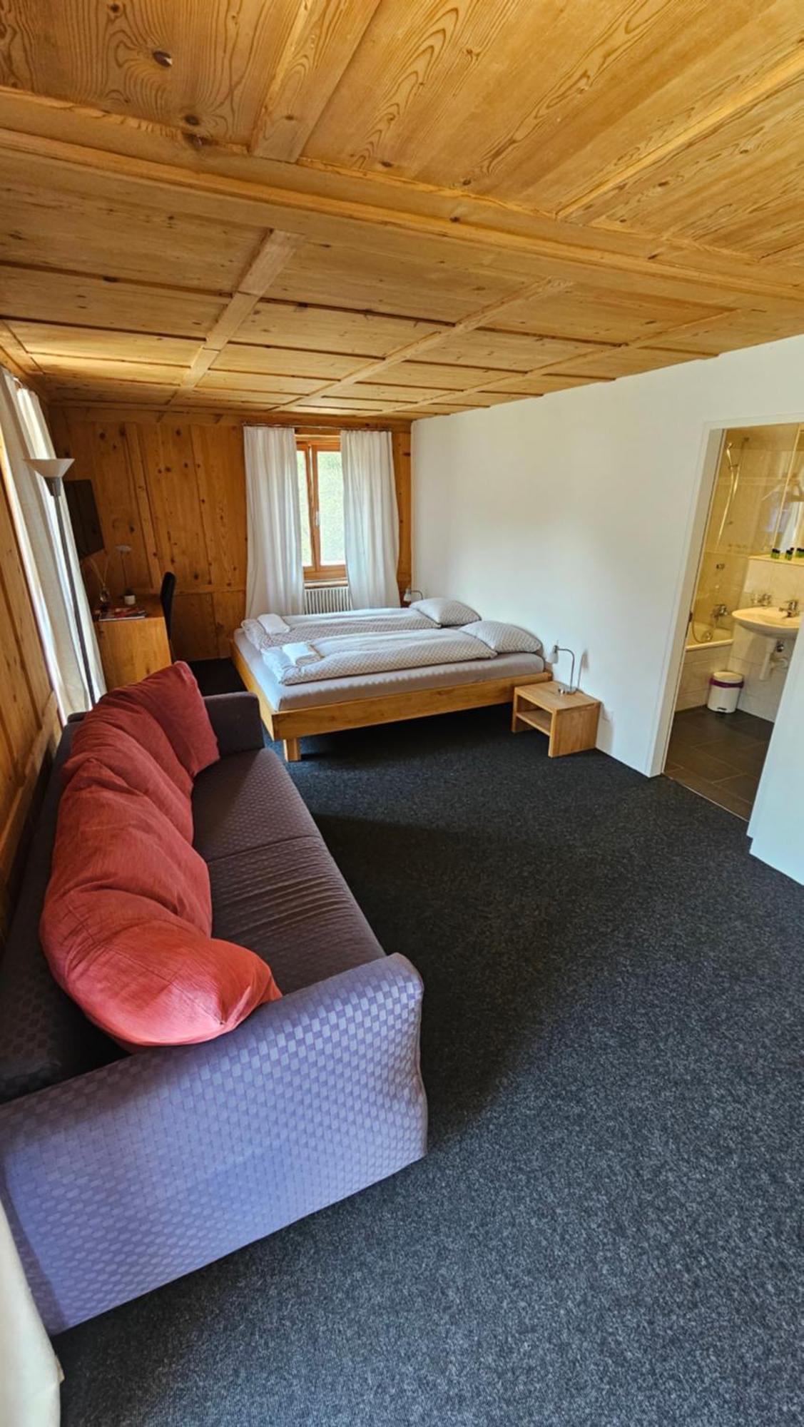 Landgasthof Zum Glenner Ilanz/Glion المظهر الخارجي الصورة